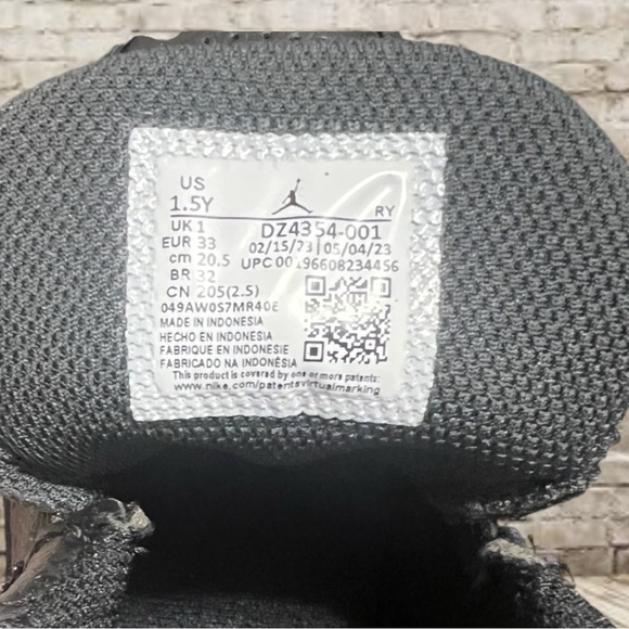 NEW Boys Jordan Max Aura 5 - Picture 8 of 8